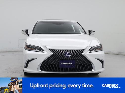 White 2021 Lexus ES 300h Luxury