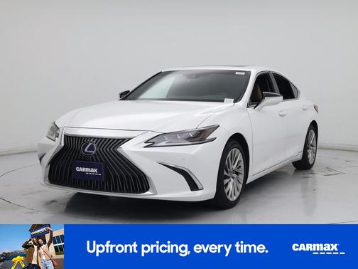 White 2021 Lexus ES 300h Luxury