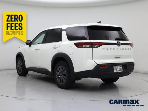 White 2024 Nissan Pathfinder S