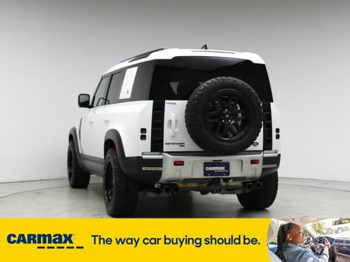 2023 Land Rover Defender 110 SE