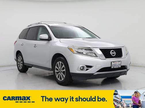 2016 Nissan Pathfinder SV