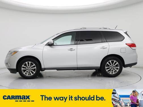 2016 Nissan Pathfinder SV