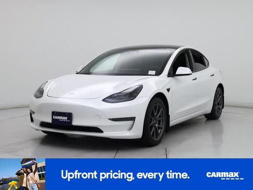 Pearl 2023 Tesla Model 3