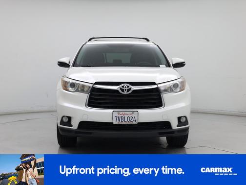 White 2016 Toyota Highlander LE Plus