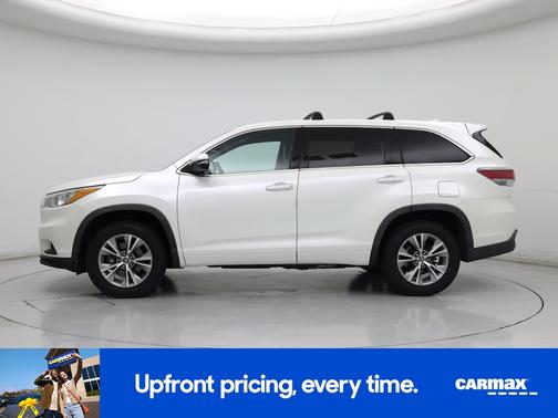 White 2016 Toyota Highlander LE Plus