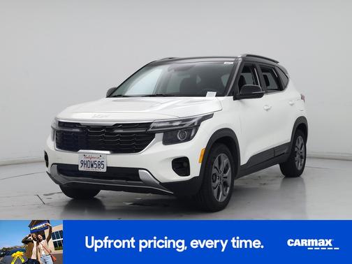 White 2024 Kia Seltos S