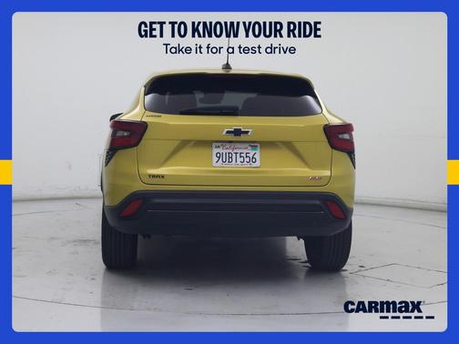 Yellow 2025 Chevrolet Trax 1RS