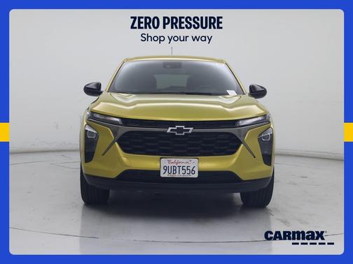 Yellow 2025 Chevrolet Trax 1RS