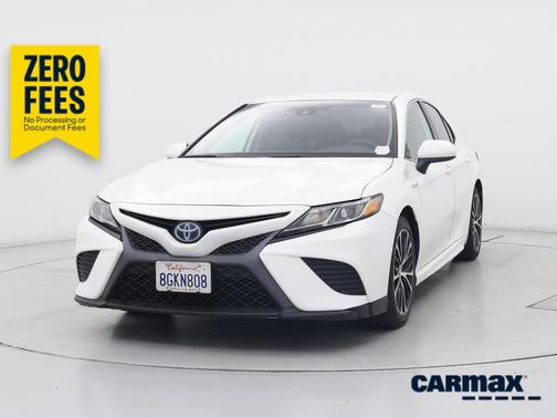 White 2019 Toyota Camry Hybrid SE
