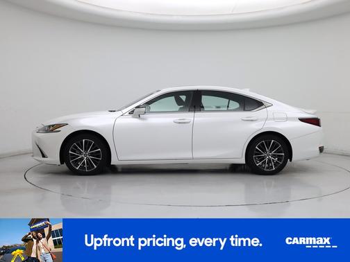 White 2024 Lexus ES 300h Luxury