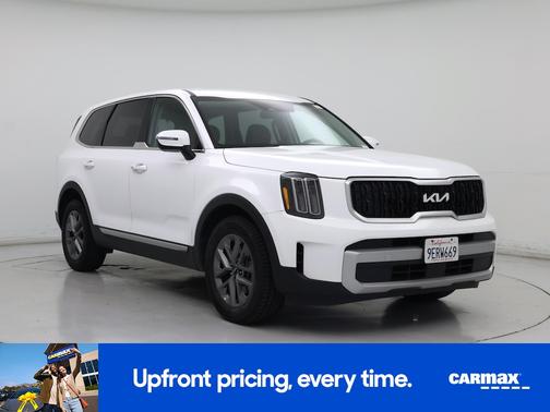 White 2023 Kia Telluride LX