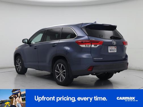 Blue 2017 Toyota Highlander XLE