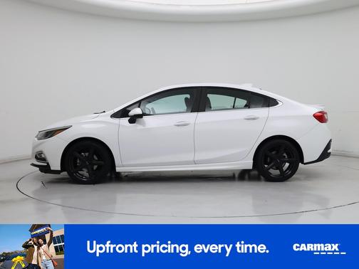 White 2017 Chevrolet Cruze LT