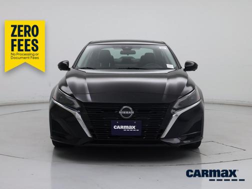 Black 2023 Nissan Altima SR
