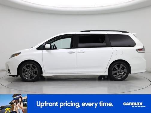 White 2019 Toyota Sienna SE Premium
