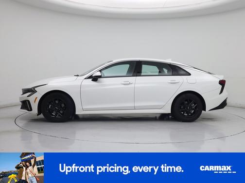 White 2025 Kia K5 LXS