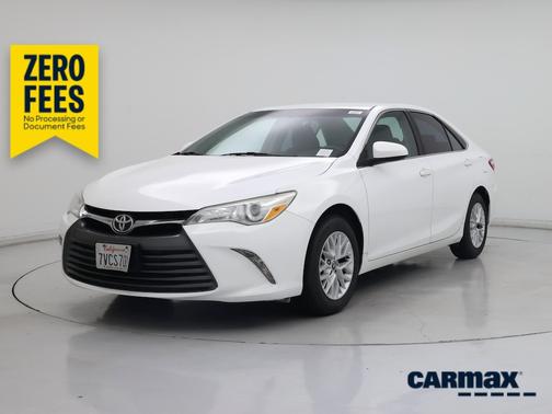 White 2017 Toyota Camry LE