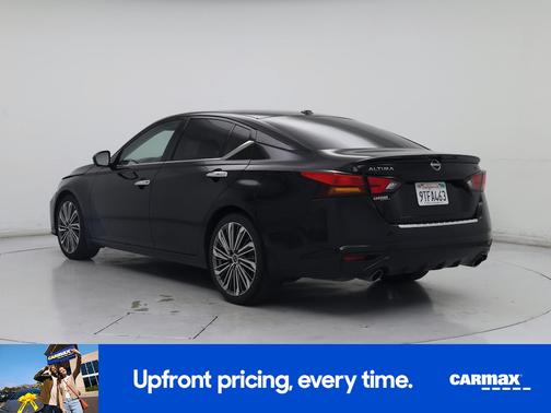 Black 2023 Nissan Altima SL