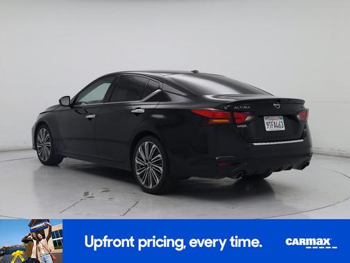 Black 2023 Nissan Altima SL