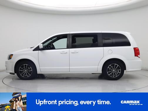 White 2018 Dodge Grand Caravan SE Plus