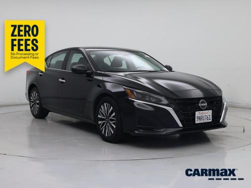 Black 2025 Nissan Altima SV