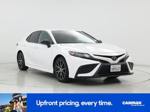 White 2022 Toyota Camry SE