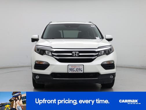 White 2017 Honda Pilot Touring