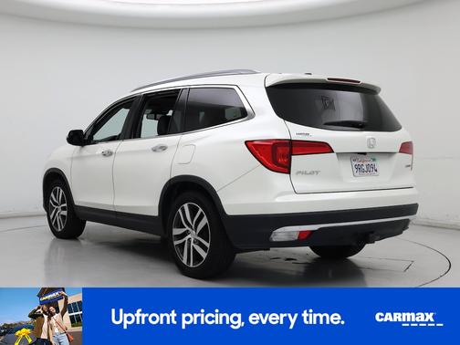 White 2017 Honda Pilot Touring