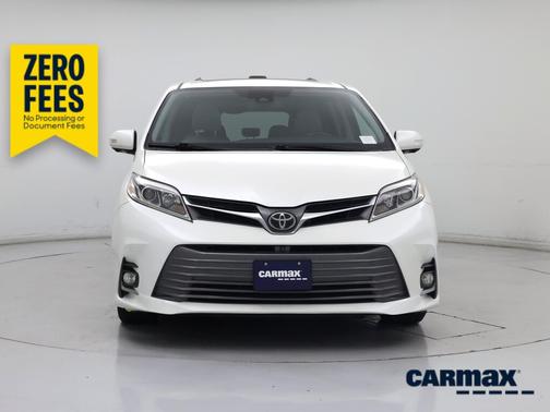 White 2018 Toyota Sienna Limited Premium