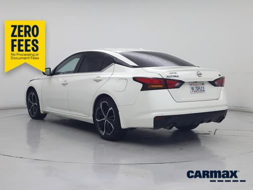White 2024 Nissan Altima SR