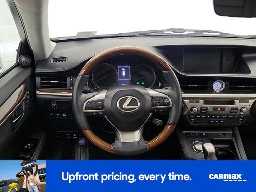 White 2017 Lexus ES 350
