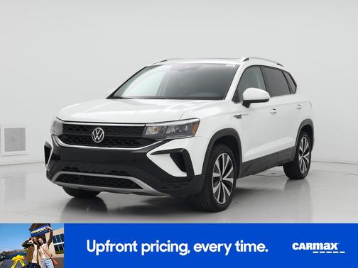 White 2022 Volkswagen Taos SE