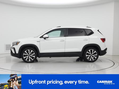White 2022 Volkswagen Taos SE