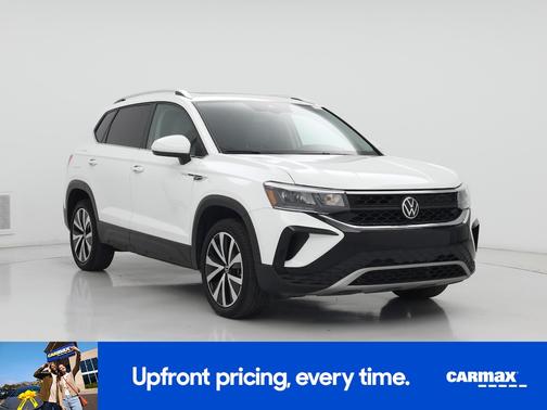 White 2022 Volkswagen Taos SE