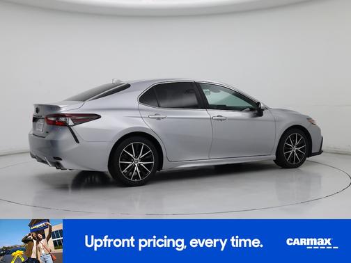 Silver 2021 Toyota Camry SE