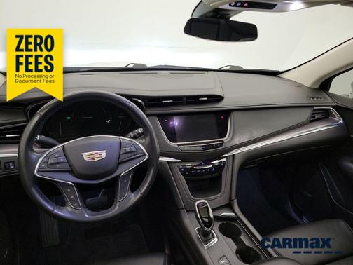 White 2018 Cadillac XT5 Premium Luxury