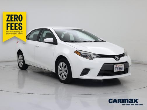 White 2015 Toyota Corolla LE