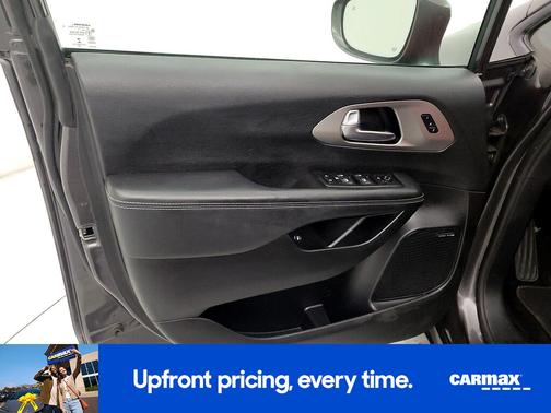 Gray 2020 Chrysler Pacifica Hybrid Limited