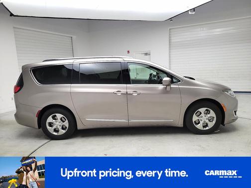 2018 Chrysler Pacifica Hybrid Touring L