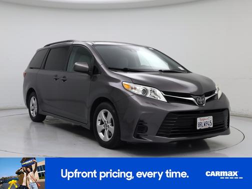 2018 Toyota Sienna LE