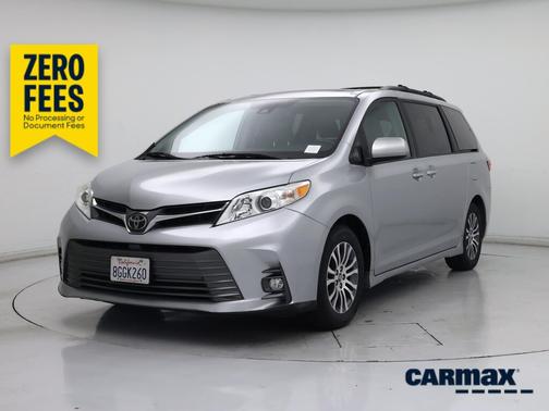 Silver 2019 Toyota Sienna XLE