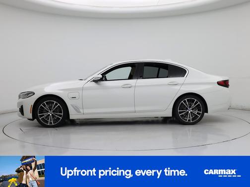 White 2022 BMW 530e e xDrive