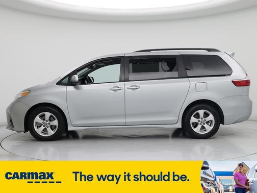 2020 Toyota Sienna LE