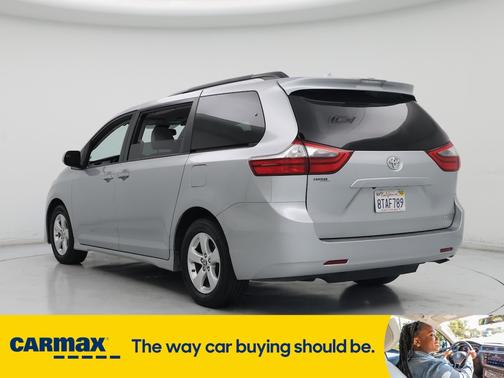 2020 Toyota Sienna LE