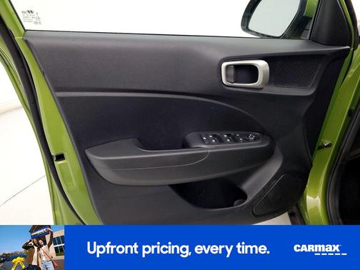 2023 Hyundai VENUE SE