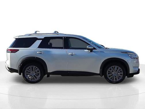 2024 Nissan Pathfinder SL FWD