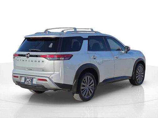 2024 Nissan Pathfinder SL FWD