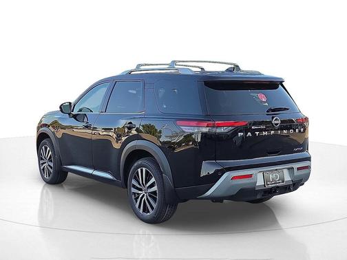 2025 Nissan Pathfinder Platinum FWD