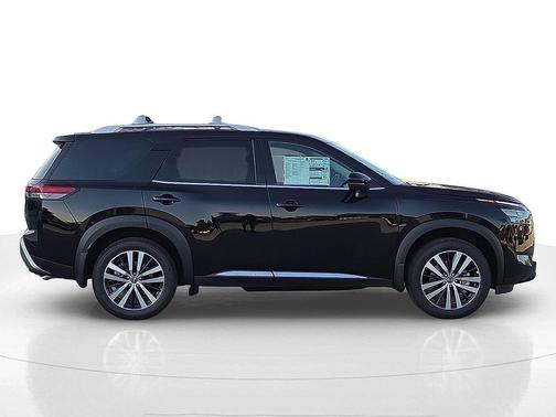 2025 Nissan Pathfinder Platinum FWD