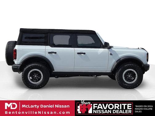 OXFORD WHITE 2022 Ford Bronco Black Diamond